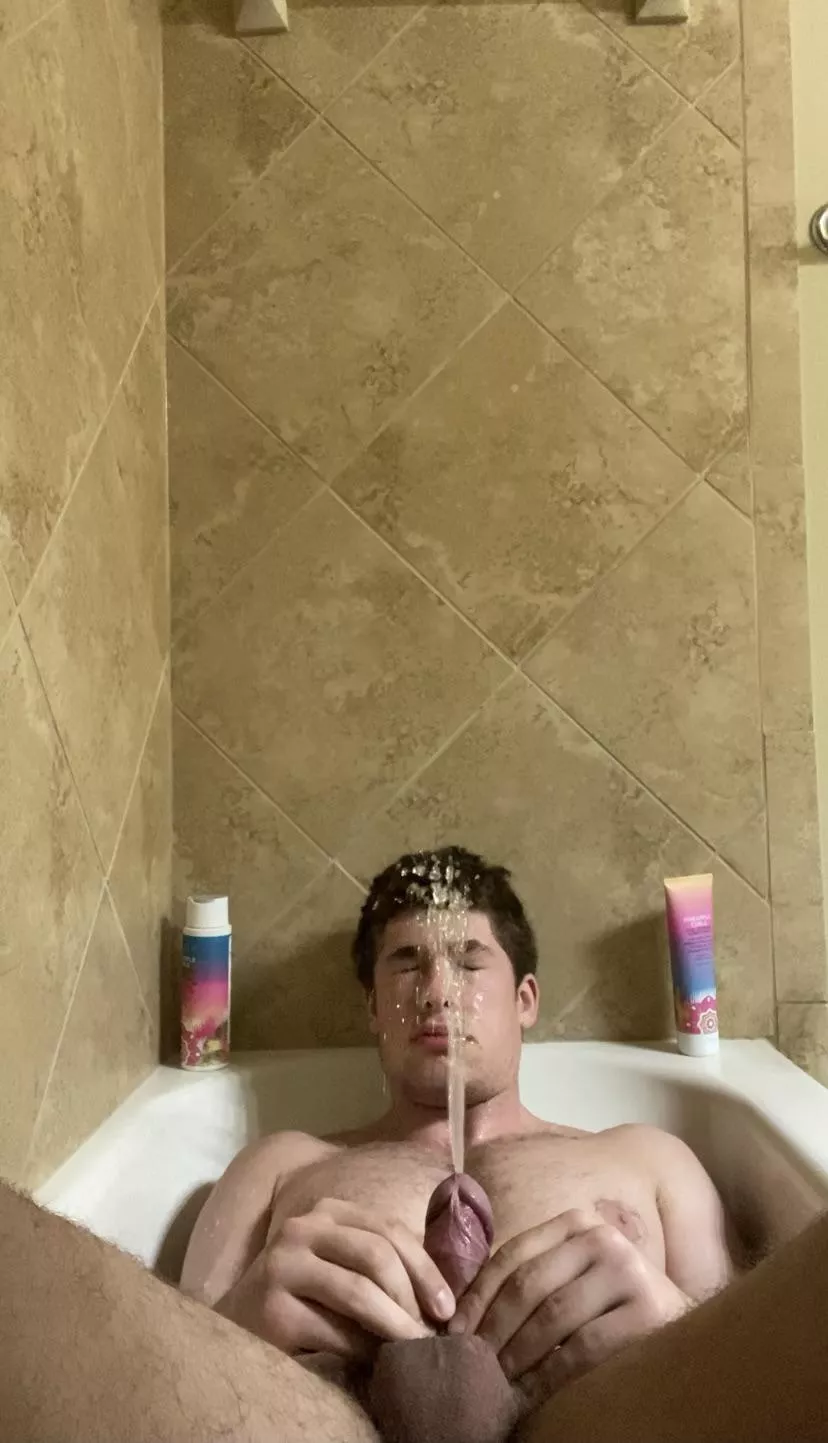 Covering my chest and face with piss before I jack off and cum all over my stomach Covering my chest and face with piss before I jack off and cum all over my stomach