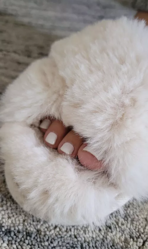Cozy toes 😊