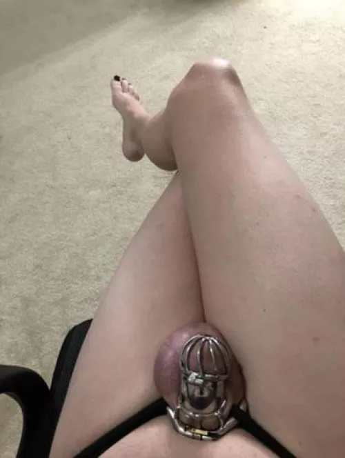 Crawl over here and kiss my toesπ Crawl over here and kiss my toesπ