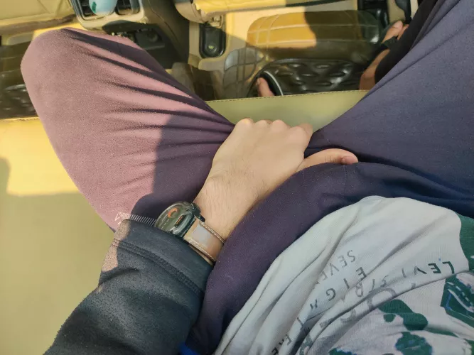 Crazy bulging in a car.... ๐