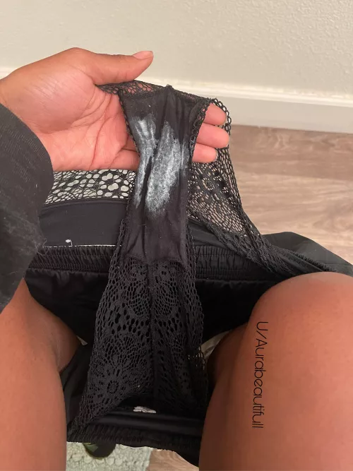 Creamy panties from a hairy muffπ€€π¦