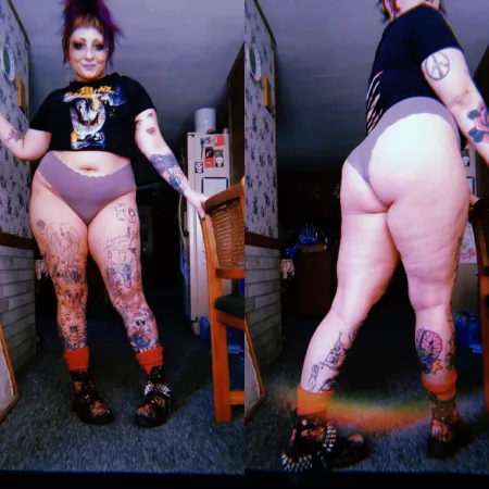 Cropped my street trash shirt, feeling cute as fuck Cropped my street trash shirt, feeling cute as fuck