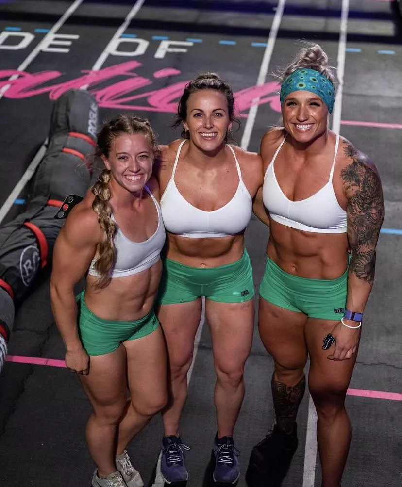 Nude Crossfit Babes