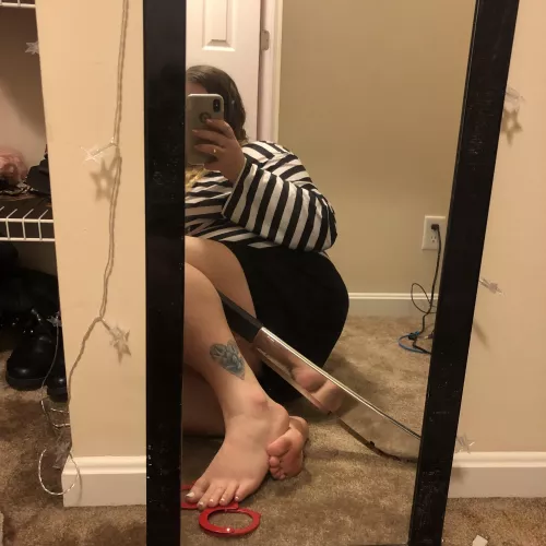 cuf[f] me & hold it to my throat? doesn’t matter if it’s real or not… my hearts racing