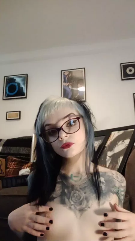 Cum all over my face 🖤 Cum all over my face 🖤
