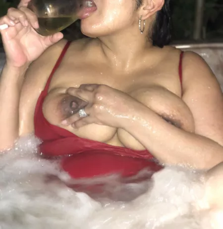 Cum and check out my π in the hot tub π¦π₯΅π·