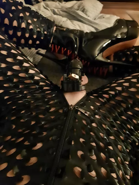 Cum for me please... Cum for me please...