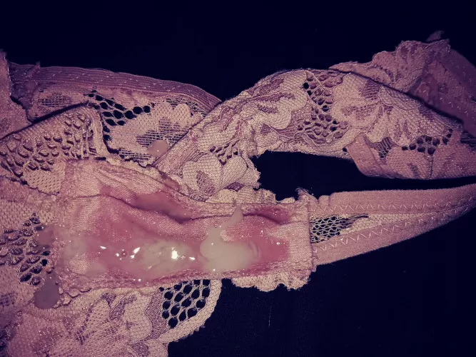 Cum in Friends 24 yo dirty panties. Cum in Friends 24 yo dirty panties.