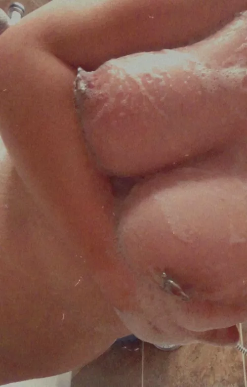 Cum join me for New Years 🎉🎊 Free OF link in the comments!