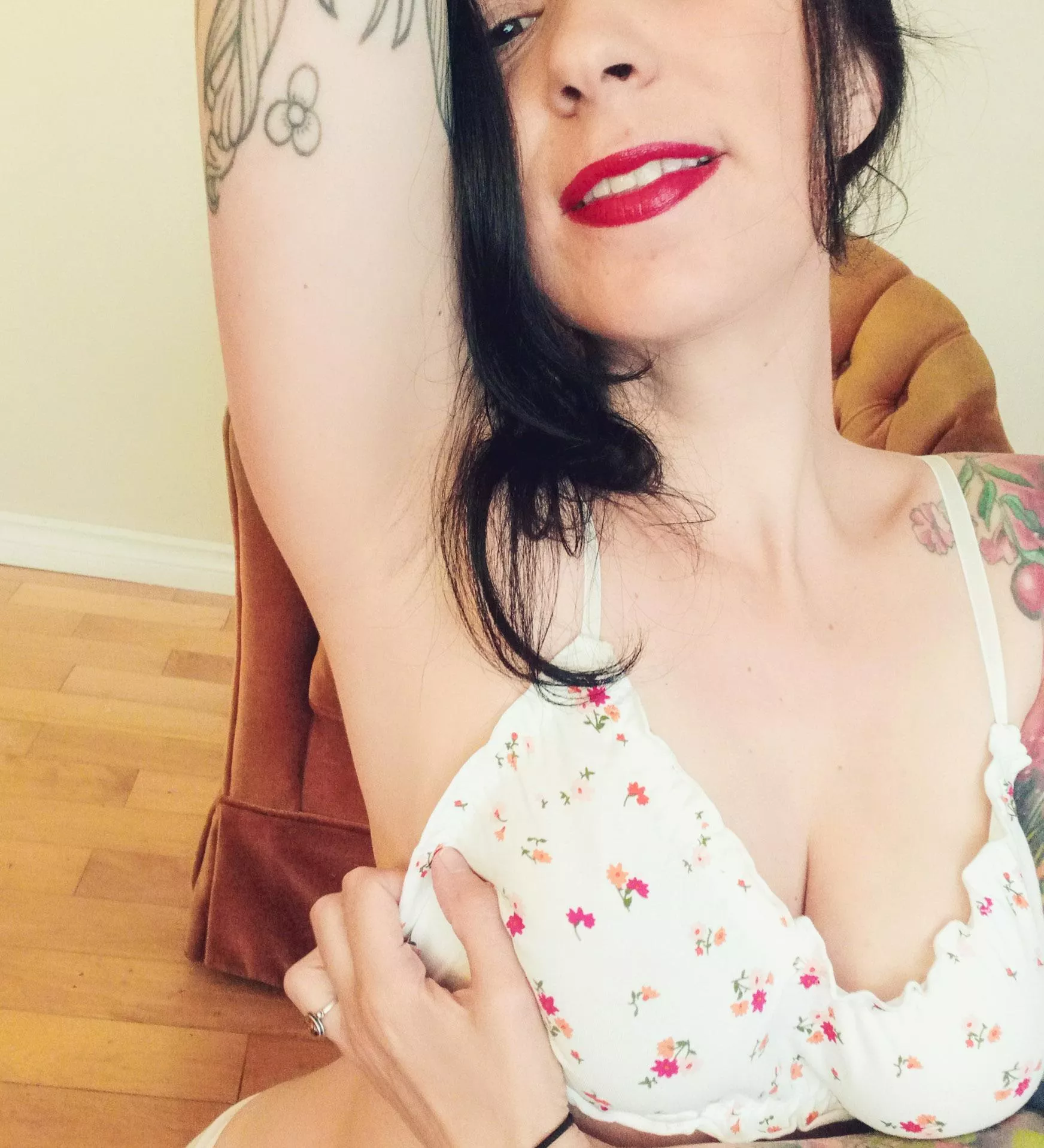 Cum let me tease you 😼