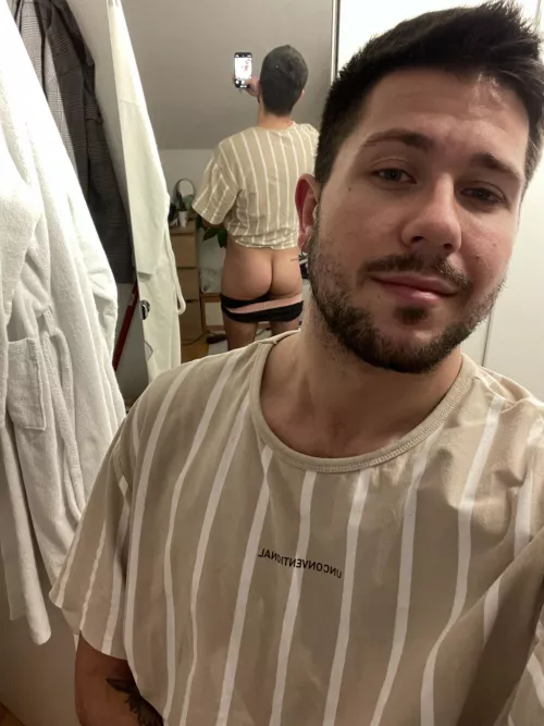 Cum on.. DM me π