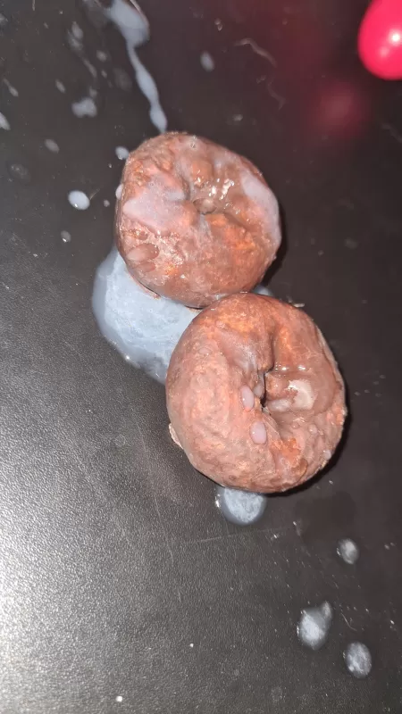 Cum on food (Minidonuts) Cum on food (Minidonuts)