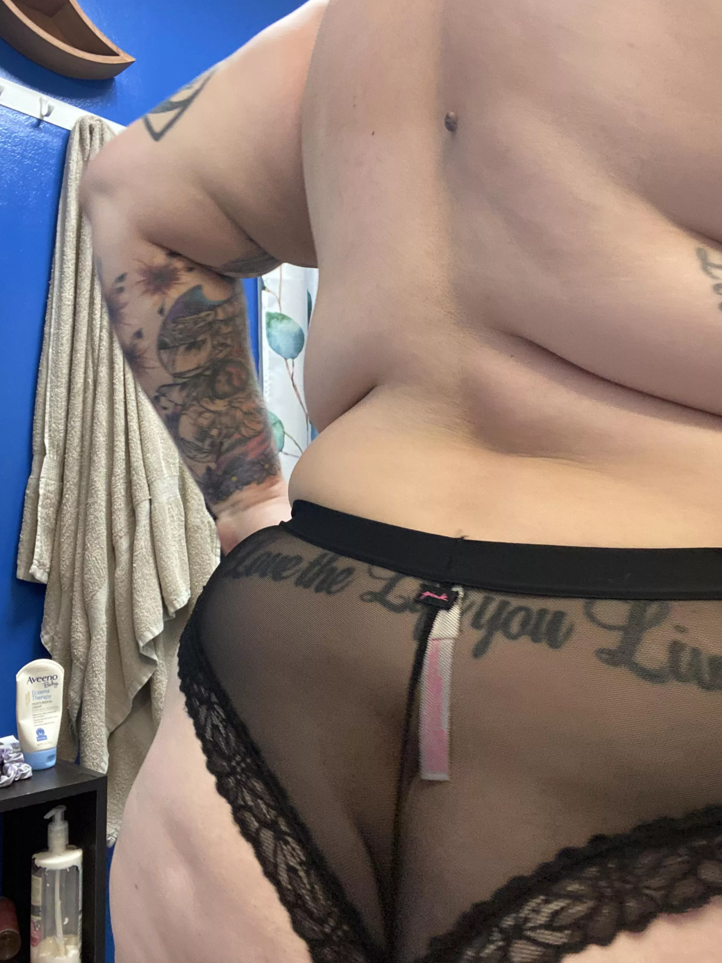 Cum on me π
 Cum on me π