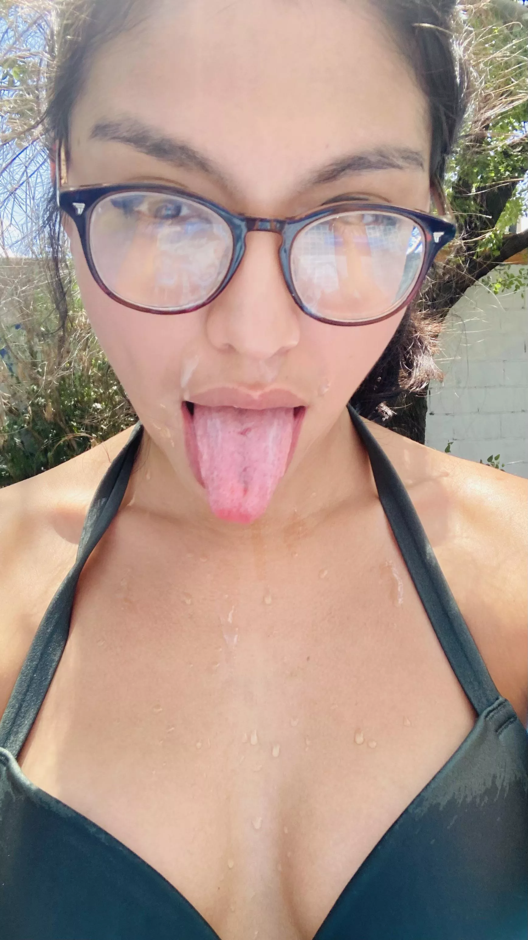 galleries selfie cum on glasses free pics