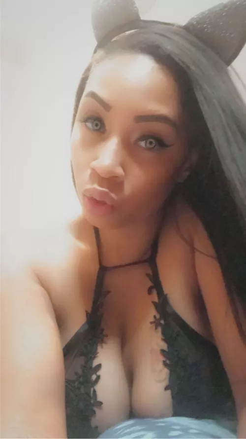 CUM PLAY WITH ME