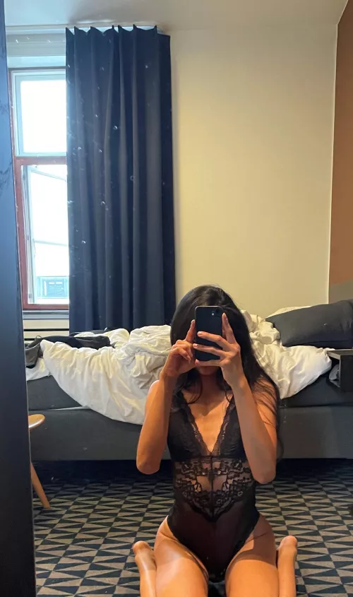 Cum ruin my hotel room with me 😈 Cum ruin my hotel room with me 😈