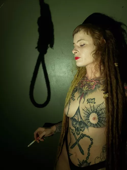 Cum sacrifice yourself to me. Hit my DMs 😈