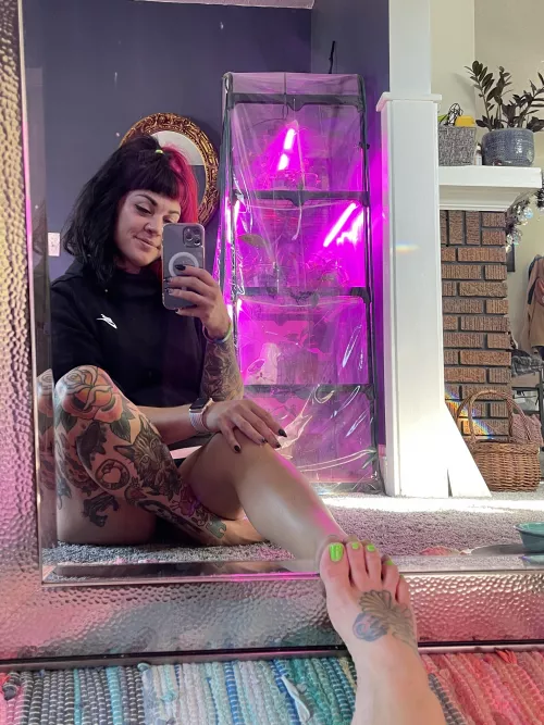 Cum see more than just my feet 🙆🏻♀️