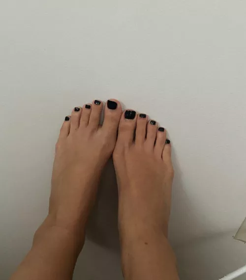Cum see the body behind these feetπ Cum see the body behind these feetπ