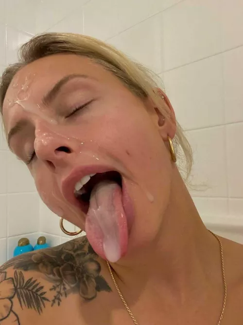 cum selfie adter cheating on her bf