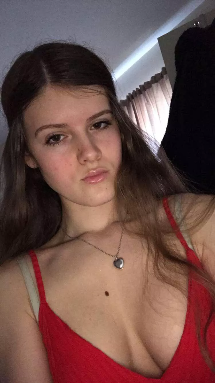 Cum tribute my gf ? 34 b cups Cum tribute my gf ? 34 b cups
