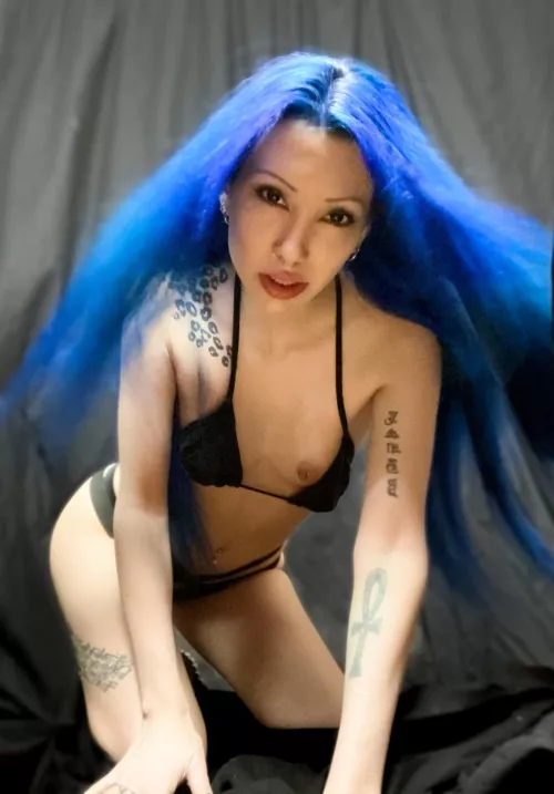 Cum watch me squirt all over 🤤 12 months free below 💦 Xomel 💀💙