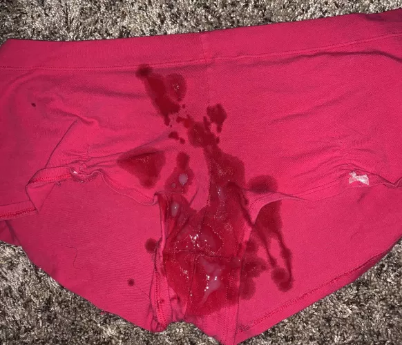 Cummed so hard on my moms panties I don’t know why but nothing makes me cum harder than my own mom.