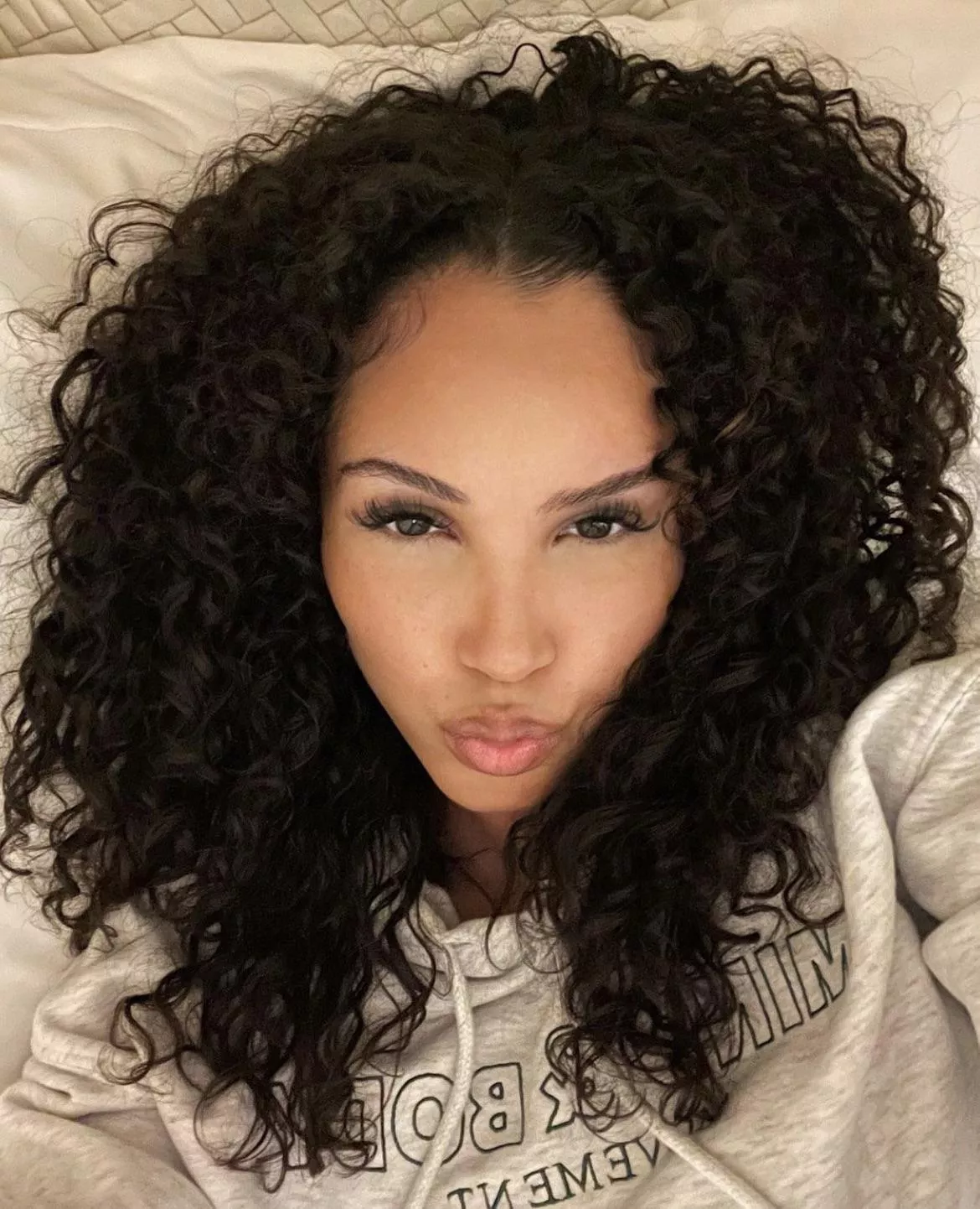 Curly hair makes me bust 🍆 💦