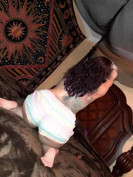 Curly with a booty π