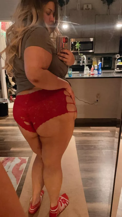 Curvy all over Curvy all over