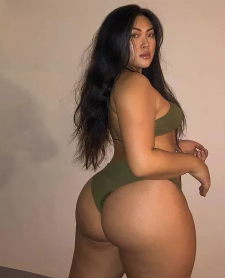 Curvy asian girl