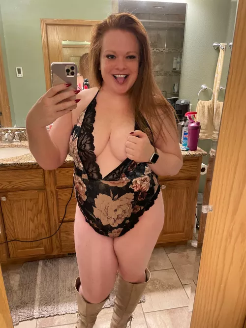 Curvy Freckled Ginger