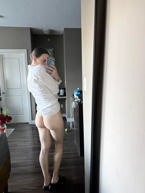 Cute little butt hopes you’re having a good start to the year 😘