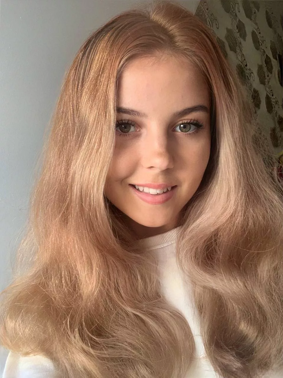 Cute or Elegant? Cute or Elegant?