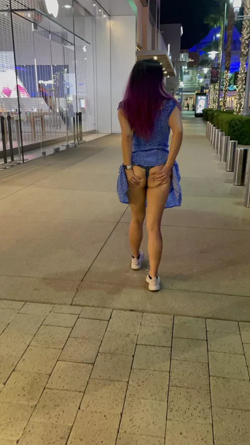 Cute outdoor butt Cute outdoor butt