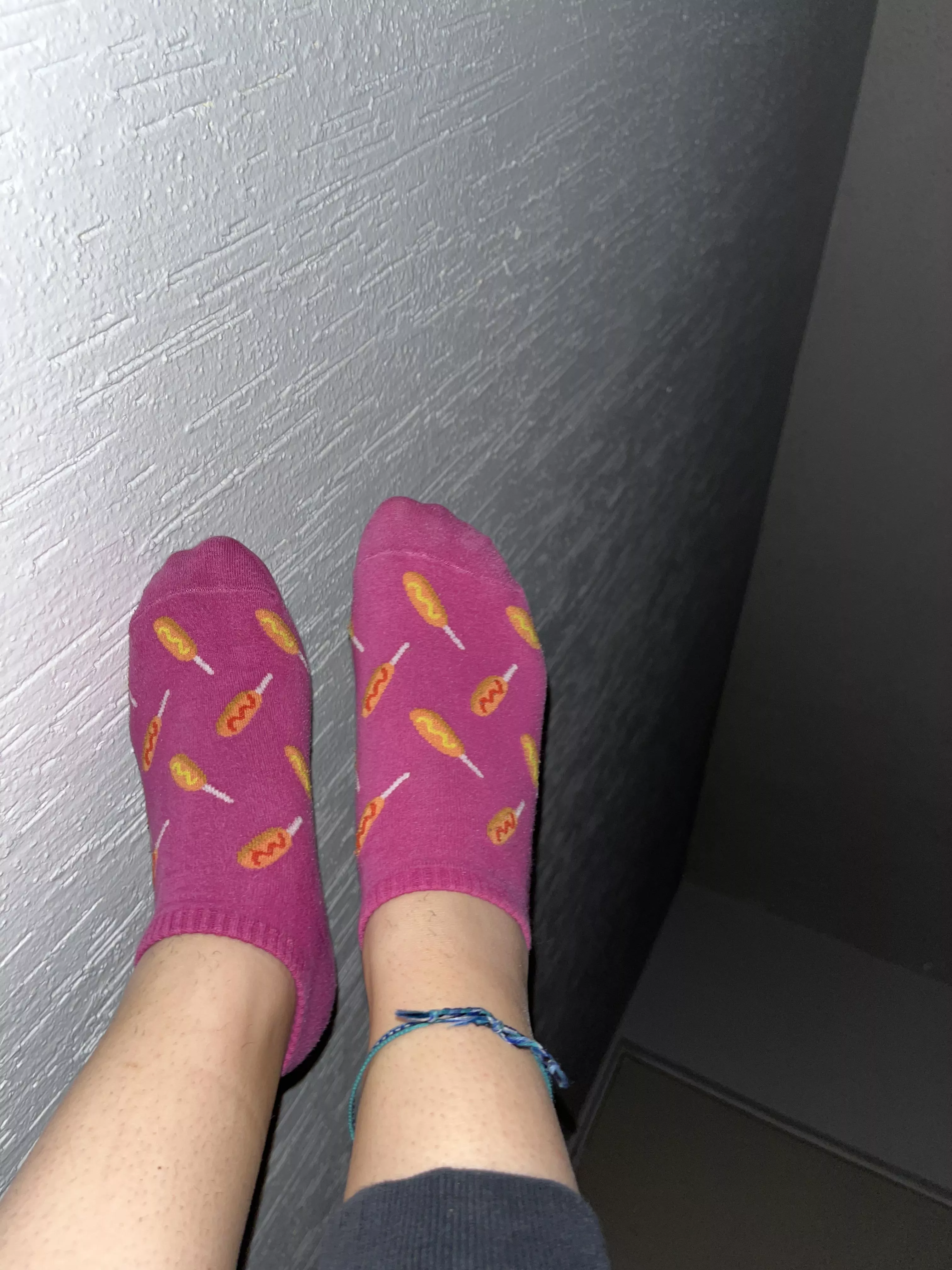 Cute pink socks on small feet 🥰