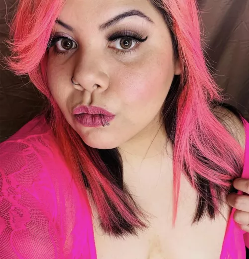 Cute selfie. Thinking of ideas for V Day ☺️