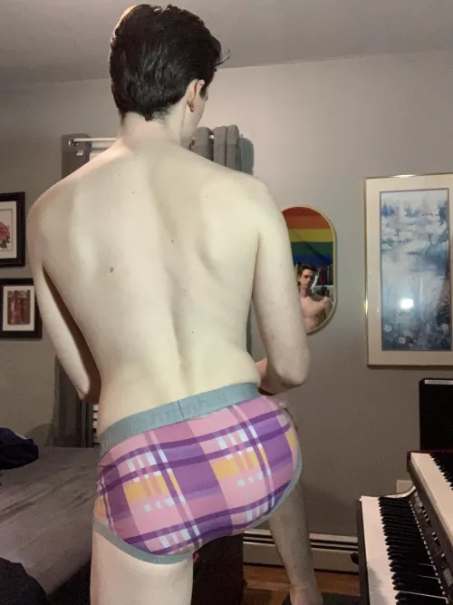 Cute undies backside!