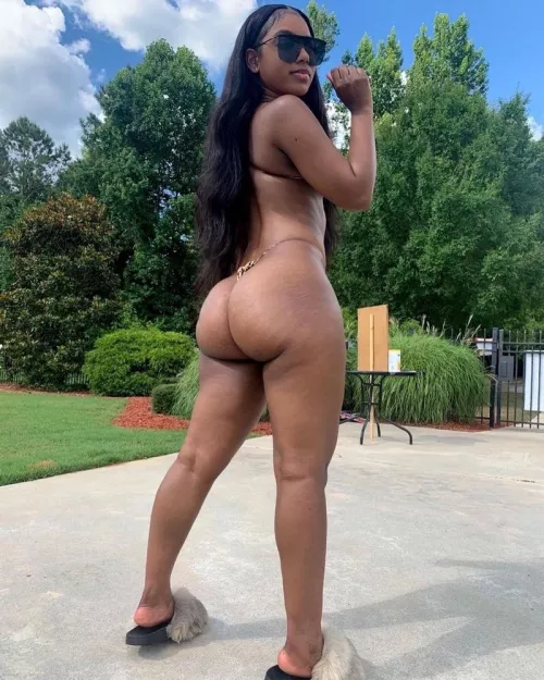 Cutie with a Booty š¤