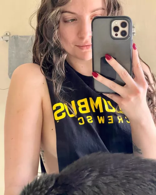 Cutoff and a lil side boob