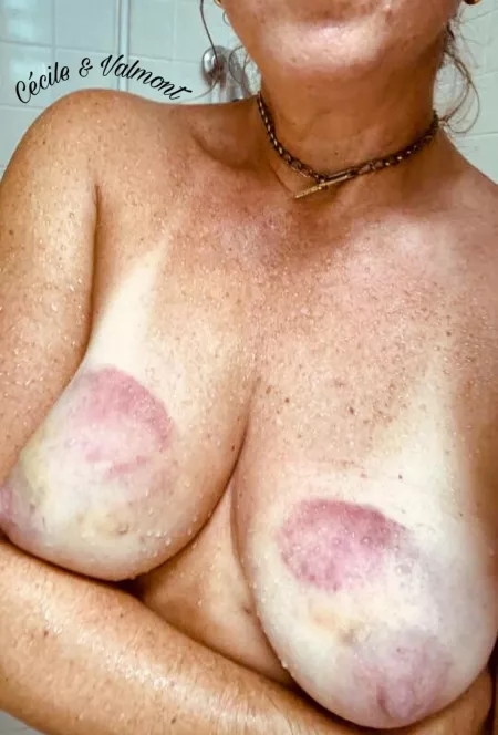 Cécile is still trying to earn her way back to Reddit. She misses you all. Her old bruises had begun to fade, so we freshened them up ~ V_de_Valmont