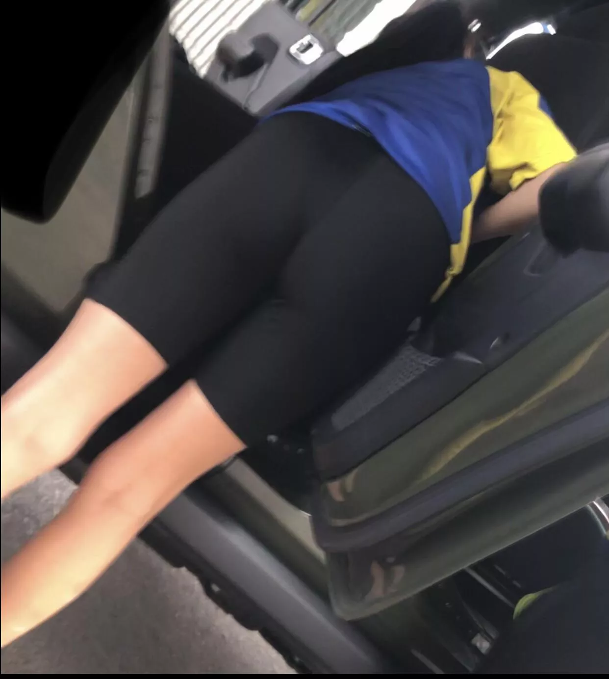 D m me what you would do to Makenna for her nudes or sna p! Make sure to mention her name!!