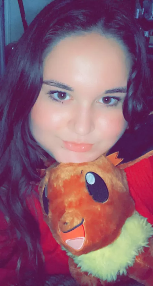 daddy told me to give eevee lotsa cuddles!!! 🥰