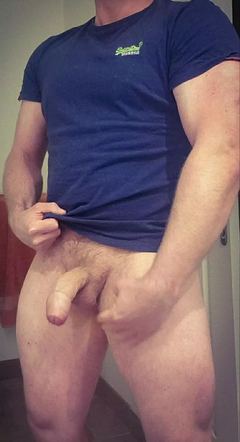 Daddy wants his uncut Aussie cock serviced (36)