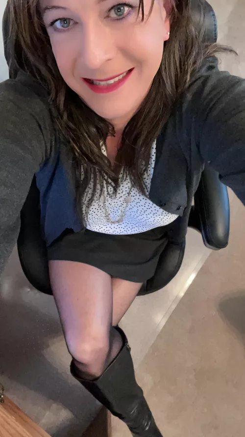 Daddyβs office girl today