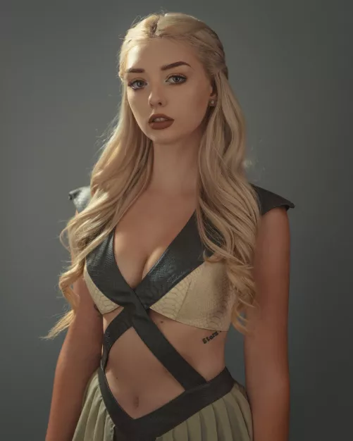 Daenerys Targaryen by Kira Conley
