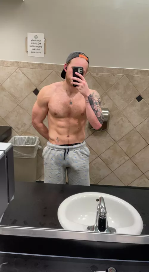 Daily dose of Vitamin V ☀️ cheers to Friday!🍻