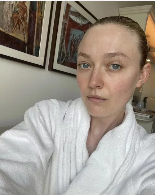 Dakota Fanning all natural Dakota Fanning all natural