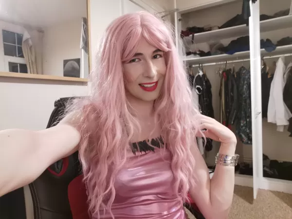 Dam don't you all just love pink! Whats your go to colour? Dam don't you all just love pink! Whats your go to colour?