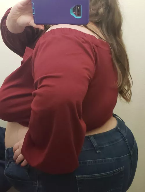 Damn you can eat a plate of food off of my fat ass!!! 🍛